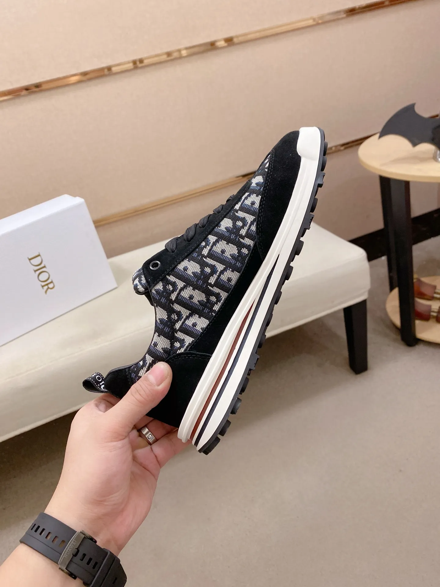 Factory price: 420💰[Dior·Dior] New casual sports style men's shoes, new spring and summer design, perfect workmanship, lace-up lazy style to create wardrobe quality, upper: imported cowhide, sheepskin lining is soft and comfortable, ultra-light TPU wear-resistant outsole, simple, versatile fashion men's shoes, excellent color code number 38--44. (Can be customized for 45 non-refundable)